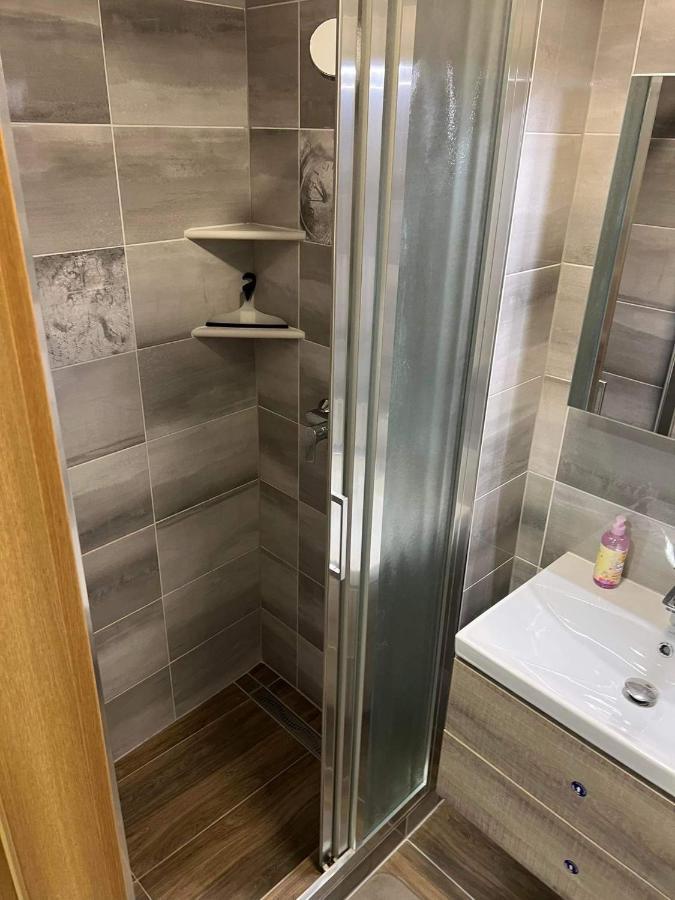 Apartma Mia Črni Kal Exterior foto