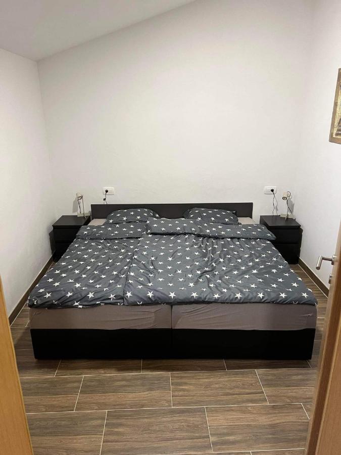 Apartma Mia Črni Kal Exterior foto