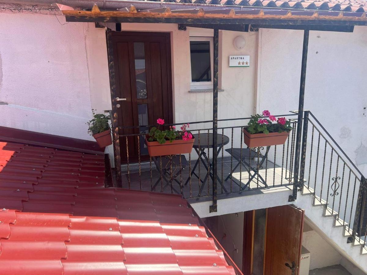 Apartma Mia Črni Kal Exterior foto