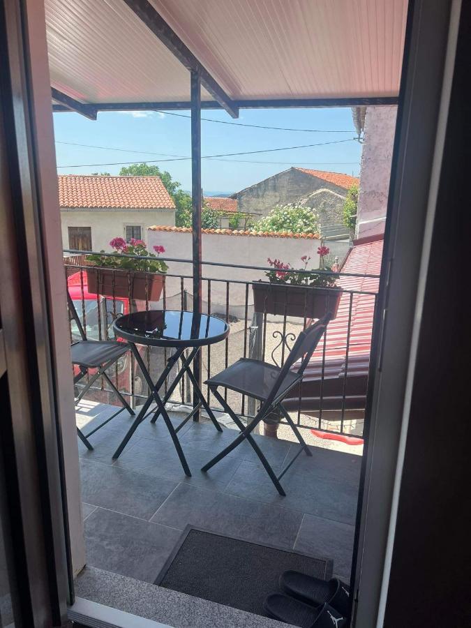 Apartma Mia Črni Kal Exterior foto