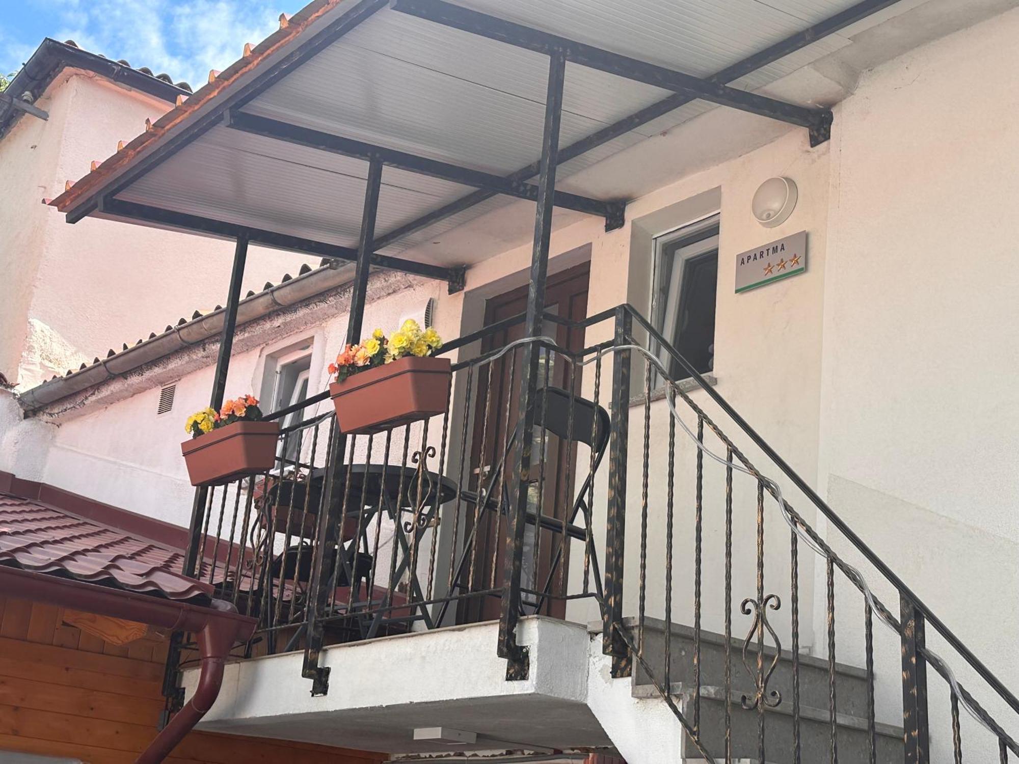 Apartma Mia Črni Kal Exterior foto